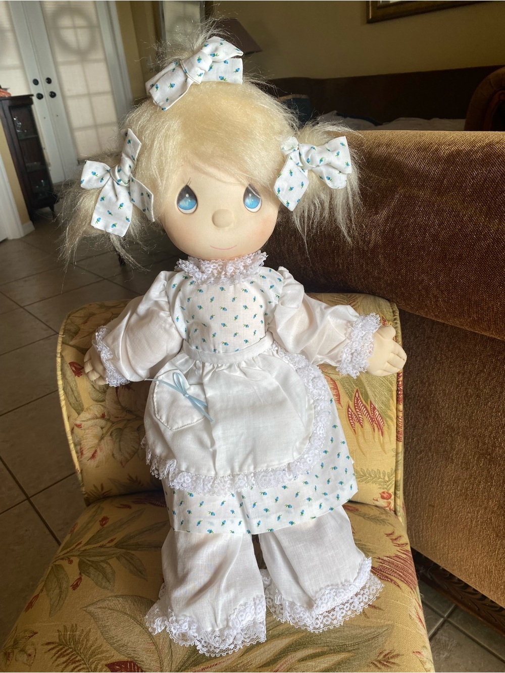 Vintage precious Moments White and Blue Floral Cloth Doll 1985